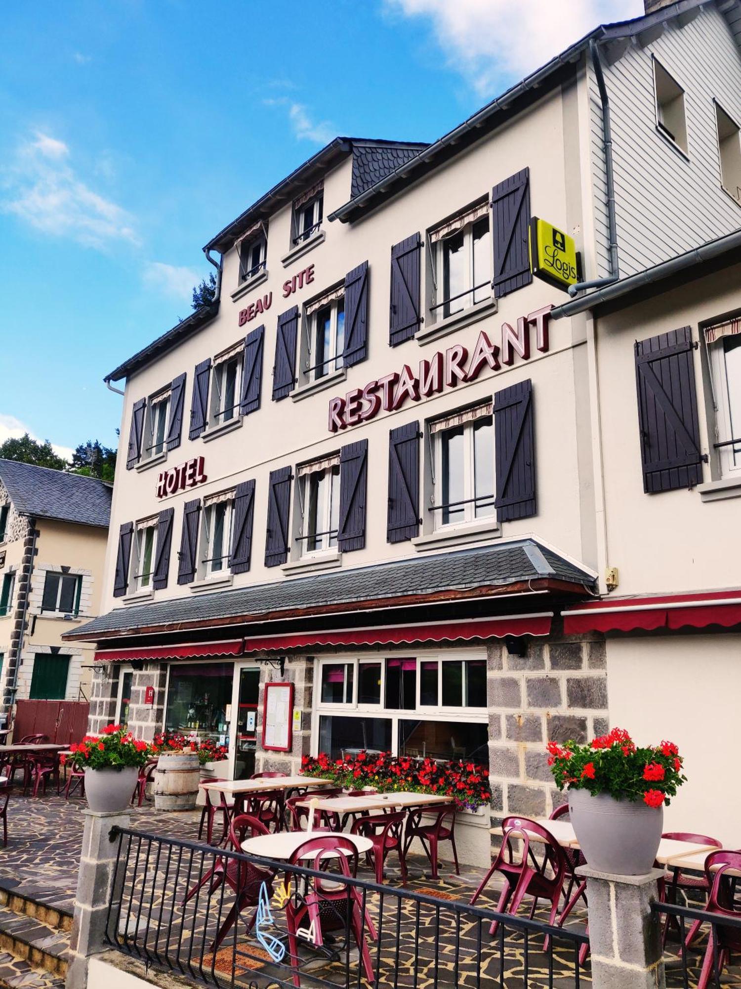 Hotel Logis Le Beau Site Chambon-sur-Lac Exterior foto