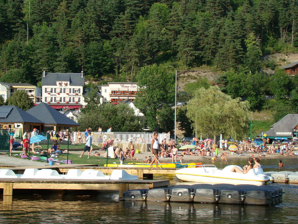 Hotel Logis Le Beau Site Chambon-sur-Lac Exterior foto